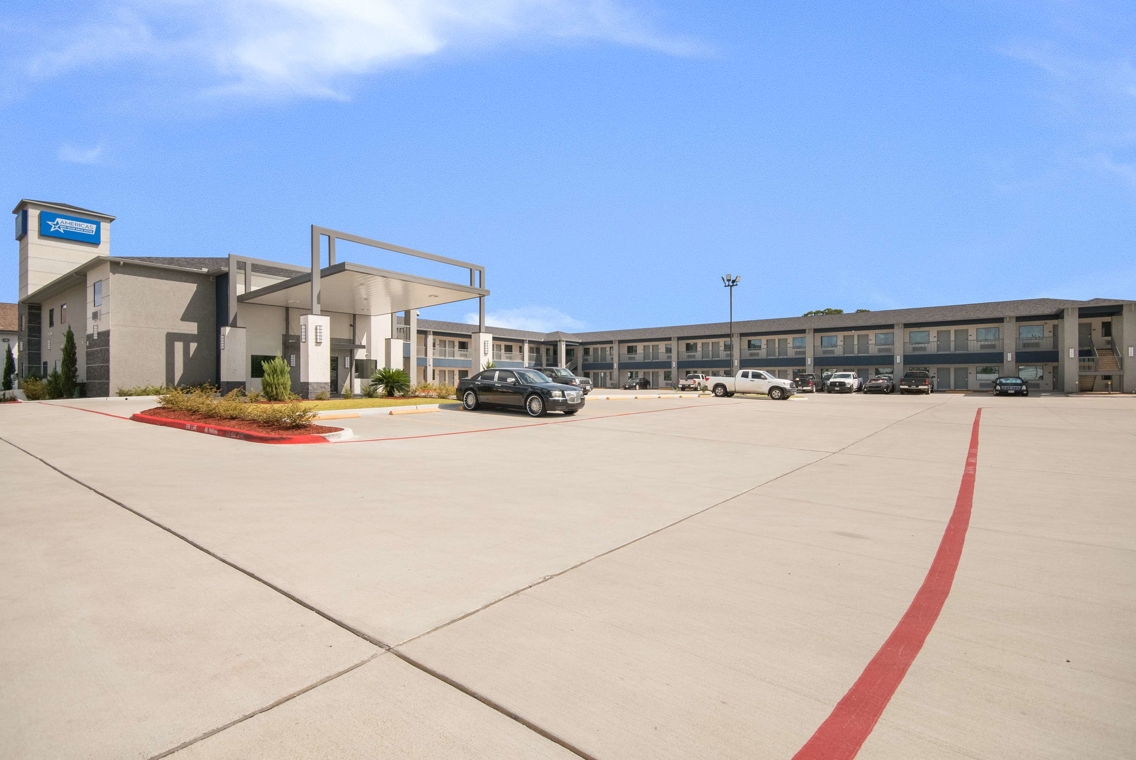 Photo - Americas Best Value Inn & Suites Northeast Houston Downtown I-610