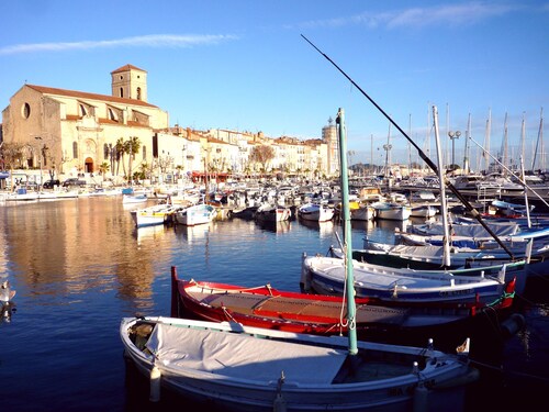 🌊🌞 ***** Seafront Premium Apartment – 65 m² – Elegance & Serenity