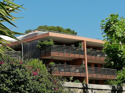 🌊🌞 ***** Seafront Premium Apartment – 65 m² – Elegance & Serenity