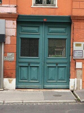 Exterior detail - Large and cozy apartment in the heart of the city center (Toulouse)