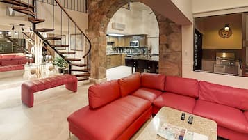 Fernseher, DVD-Player, Stereoanlage