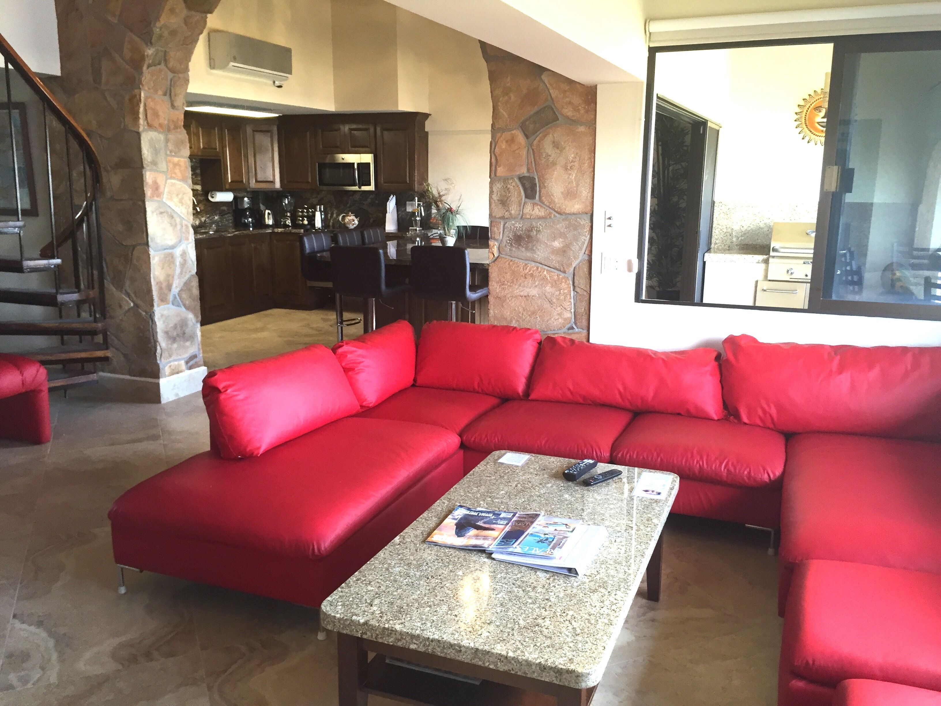 电 视、DVD 播放器、立体声音响