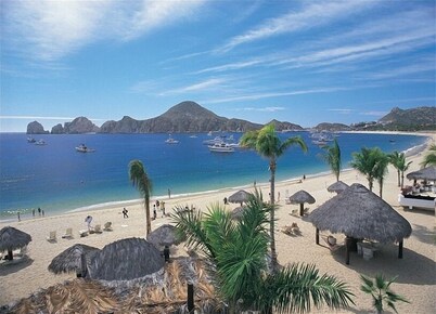 one block to medano beach , 2 blocks to the Cabo Marina & Downtown Cabo