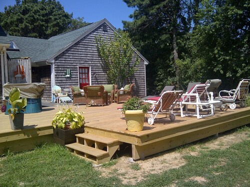 Quintessential Family Memory Cape Cod Home 1/3 walk to private association beach