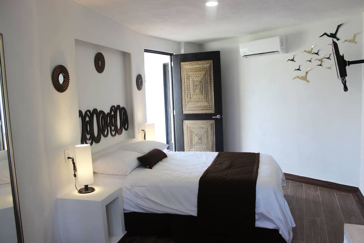 1 bedroom, in-room safe, free WiFi, bed sheets