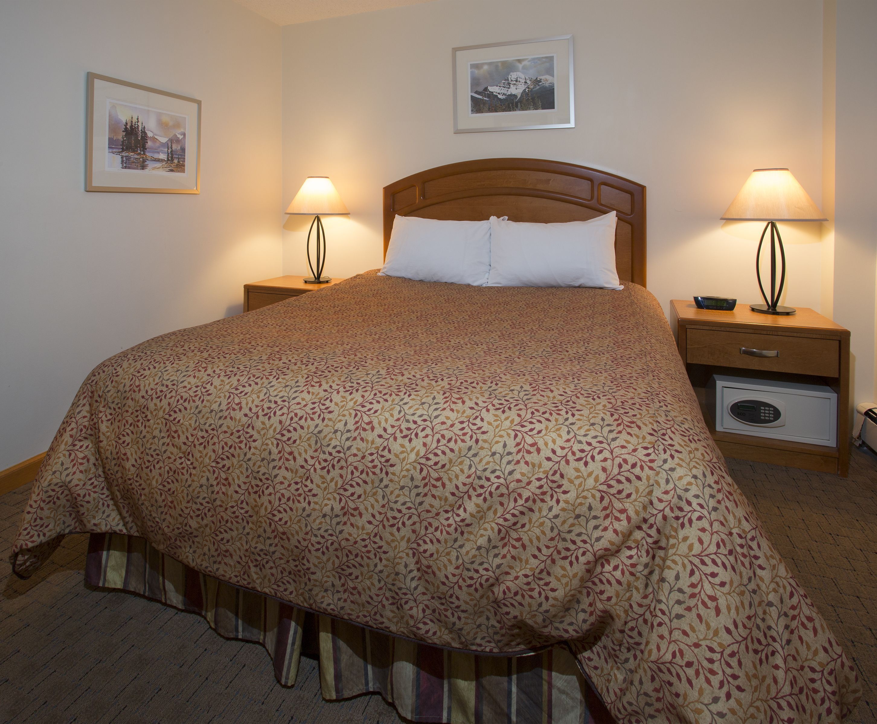 客房内保险箱、熨斗/熨衣板、旅行婴儿床、免费 WiFi