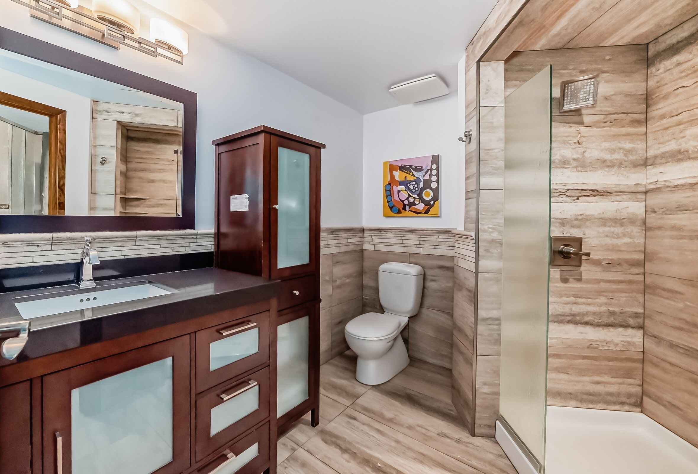 cavell penthouse suite | bathroom | free toiletries, hair dryer, towels