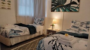 3 makuuhuonetta, silitysrauta/-lauta, ilmainen Wi-Fi, vuodevaatteet