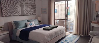 The Boathouse is a 3 Bedroom Self-Contained House, with Everything You need.