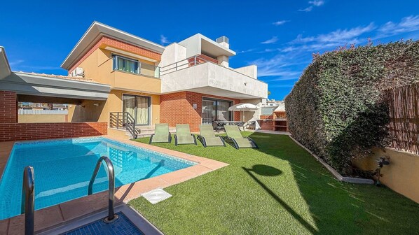 Outdoor pool, pool loungers