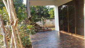 Exterior detail - Best Price Villa with Garden and Swimming Pool! Free Transfer and daily Shuttle! (Chiang Mai)