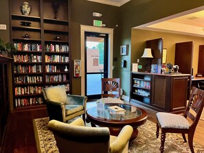 Lobby - Luxury Townhouse with resort style amenities in OLE, Naples (Naples)