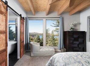 Desk, iron/ironing board, travel crib, WiFi - The Castle | Majestic Lake View | Soak (Lake Arrowhead)