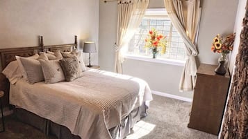 4 bedrooms, desk, iron/ironing board, travel crib