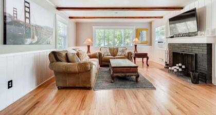 "Creekside" Cottage in Cheyenne Canyon