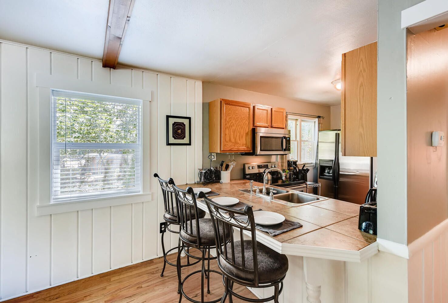 Réfrigérateur, micro-ondes, four, plaque de cuisson