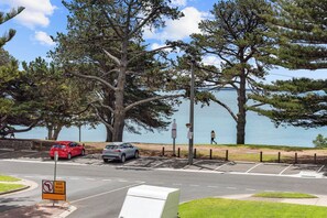 Property grounds - The Esplanade, Cscape, Cowes 2nd floor, great position, near the beach! (Cowes)