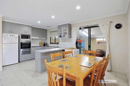 Lansell Cowes, Great Holiday house in Cowes at affordable rate!