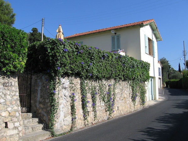 Exterior - Côte d'Azur - Near Cannes, detached, charming holiday home with sea views (Mougins)