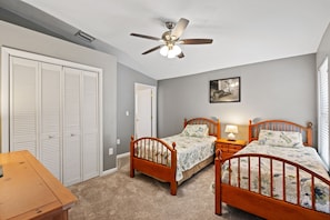 4 bedrooms, desk, iron/ironing board, free WiFi
