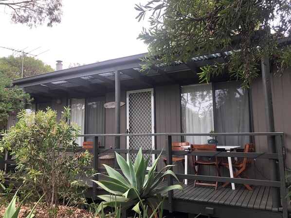 Outdoor dining - Beach Cottage in Ventnor (Ventnor)