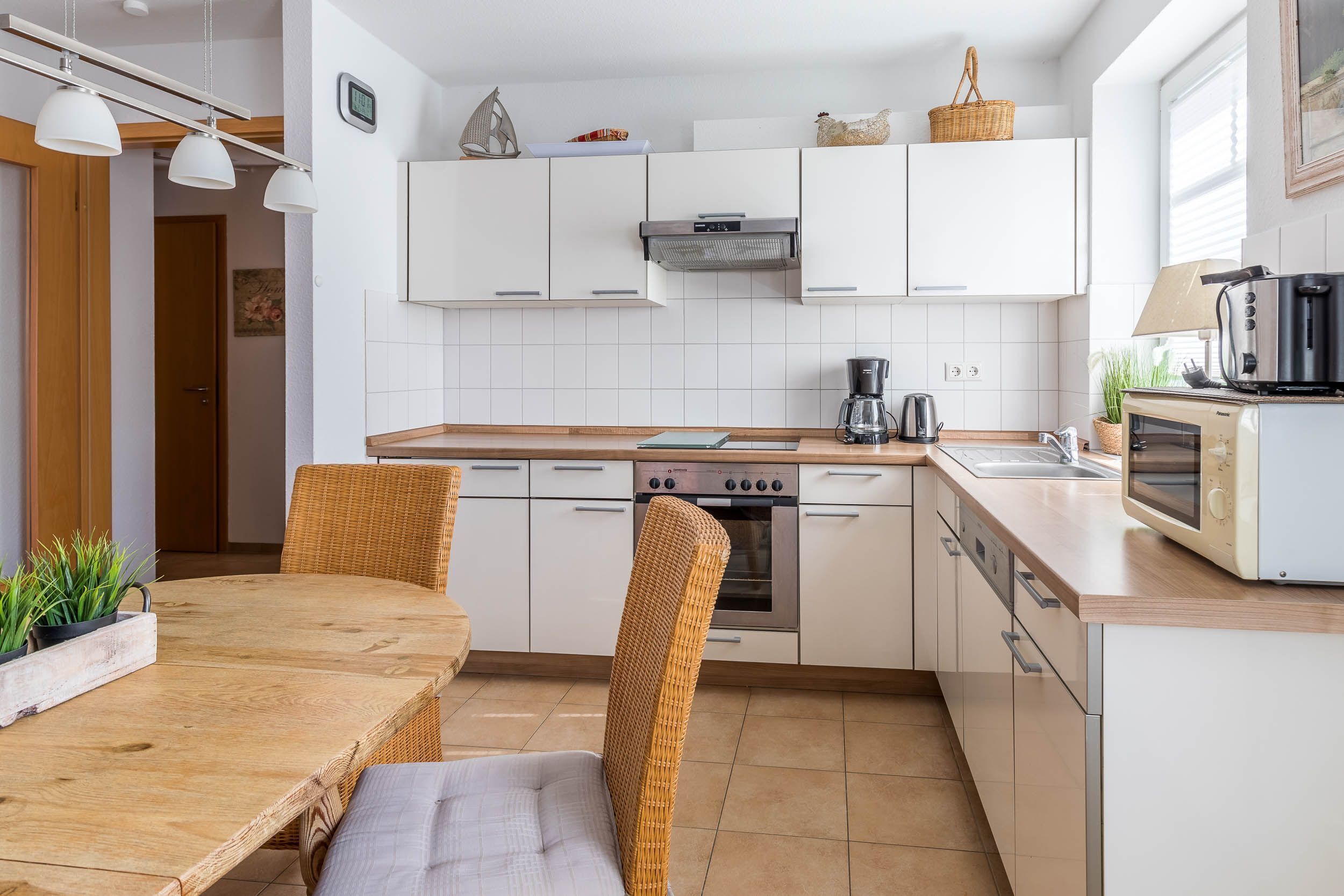 Kühlschrank, Mikrowelle, Geschirrspüler