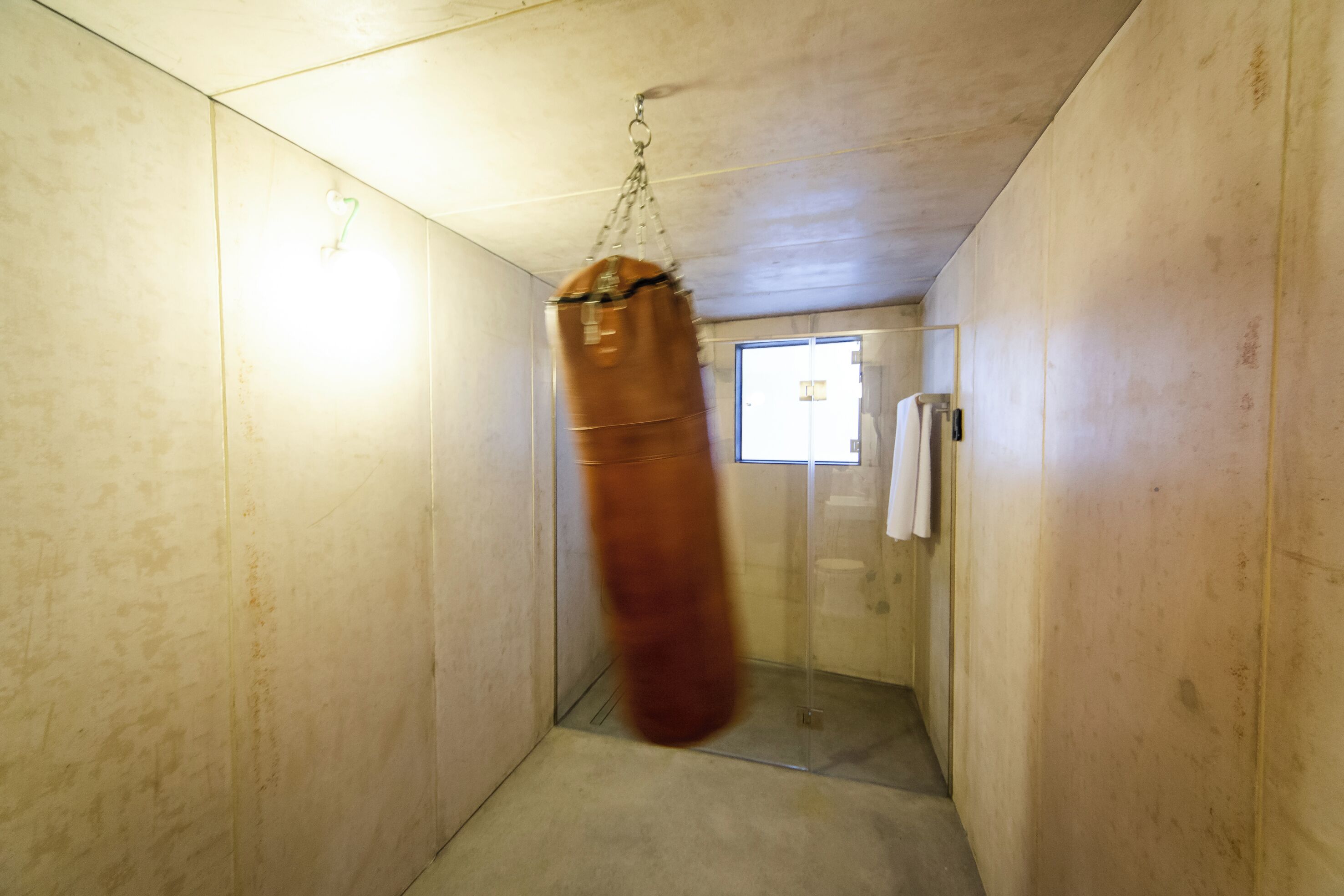 deluxe double box | bathroom | shower, free toiletries, hair dryer, towels