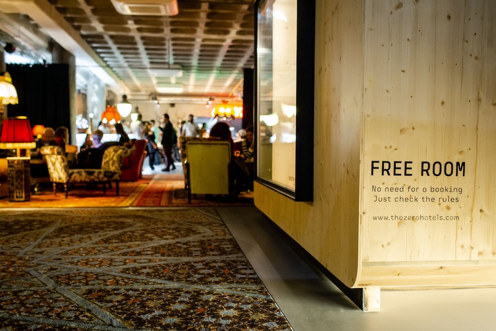 ZERO Box Lodge Porto by null