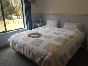 Standard Double Room | Free WiFi, bed sheets