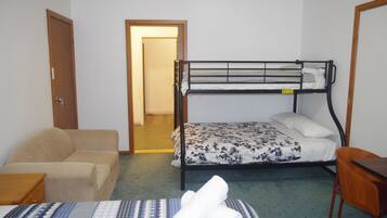 Kamar Double atau Twin Keluarga | Wi-Fi gratis dan seprai linen