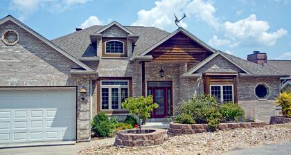 Luxurious 5 bedroom, 5+ baths, gourmet kitchen, great location