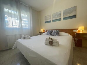 2 habitaciones, tabla de planchar con plancha, wifi y ropa de cama