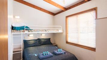Executive Spa Cabins - 2 Bedrooms | Iron/ironing board, free WiFi, bed sheets