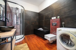 Shower, towels