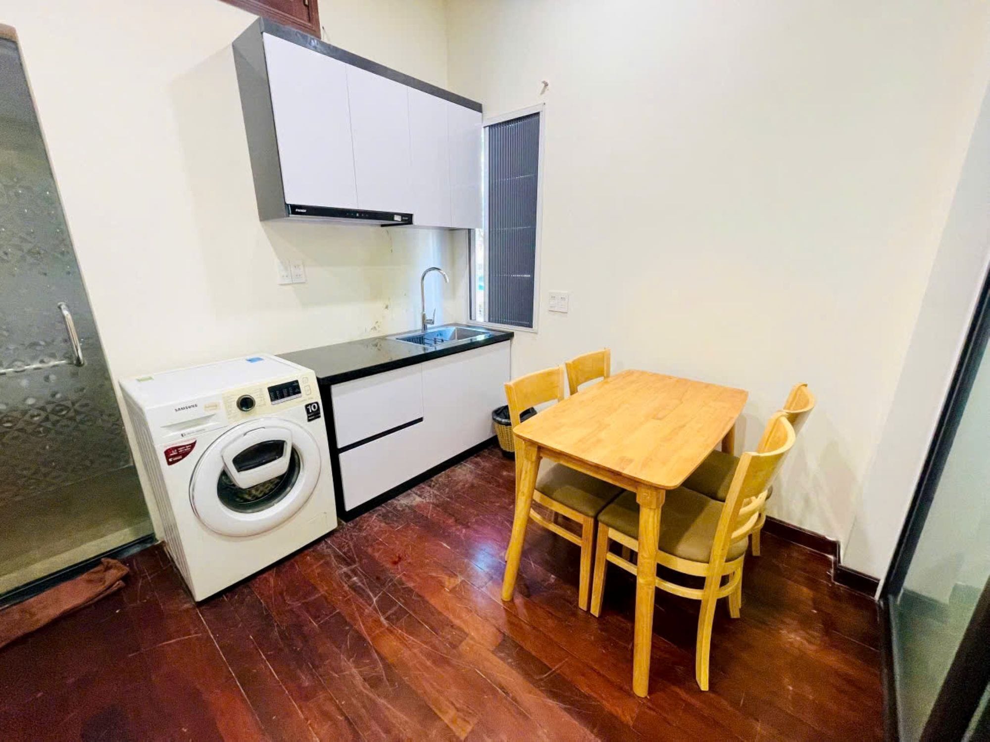 luxury studio, 1 bedroom, city view | living area | 32-inch tv with cable channels