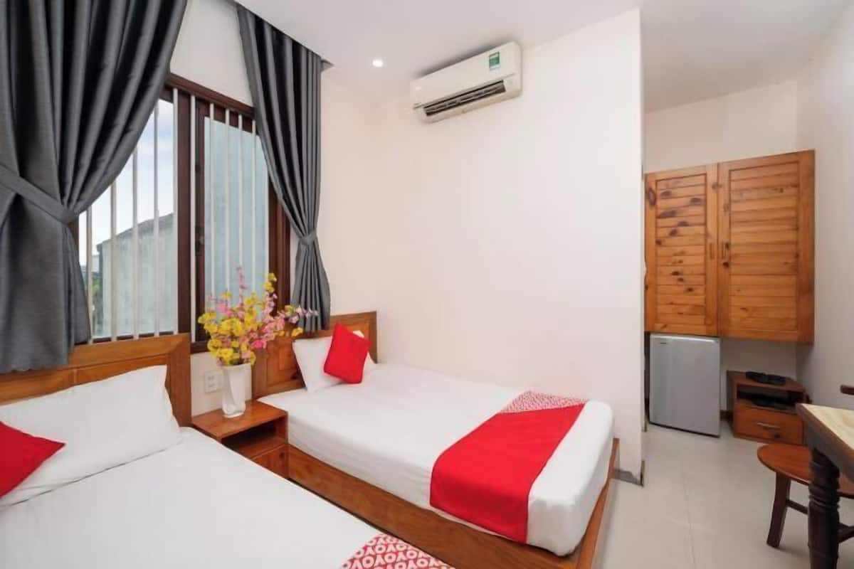 Hochwertige Bettwaren, Betten mit Memory-Foam-Matratzen, Minibar