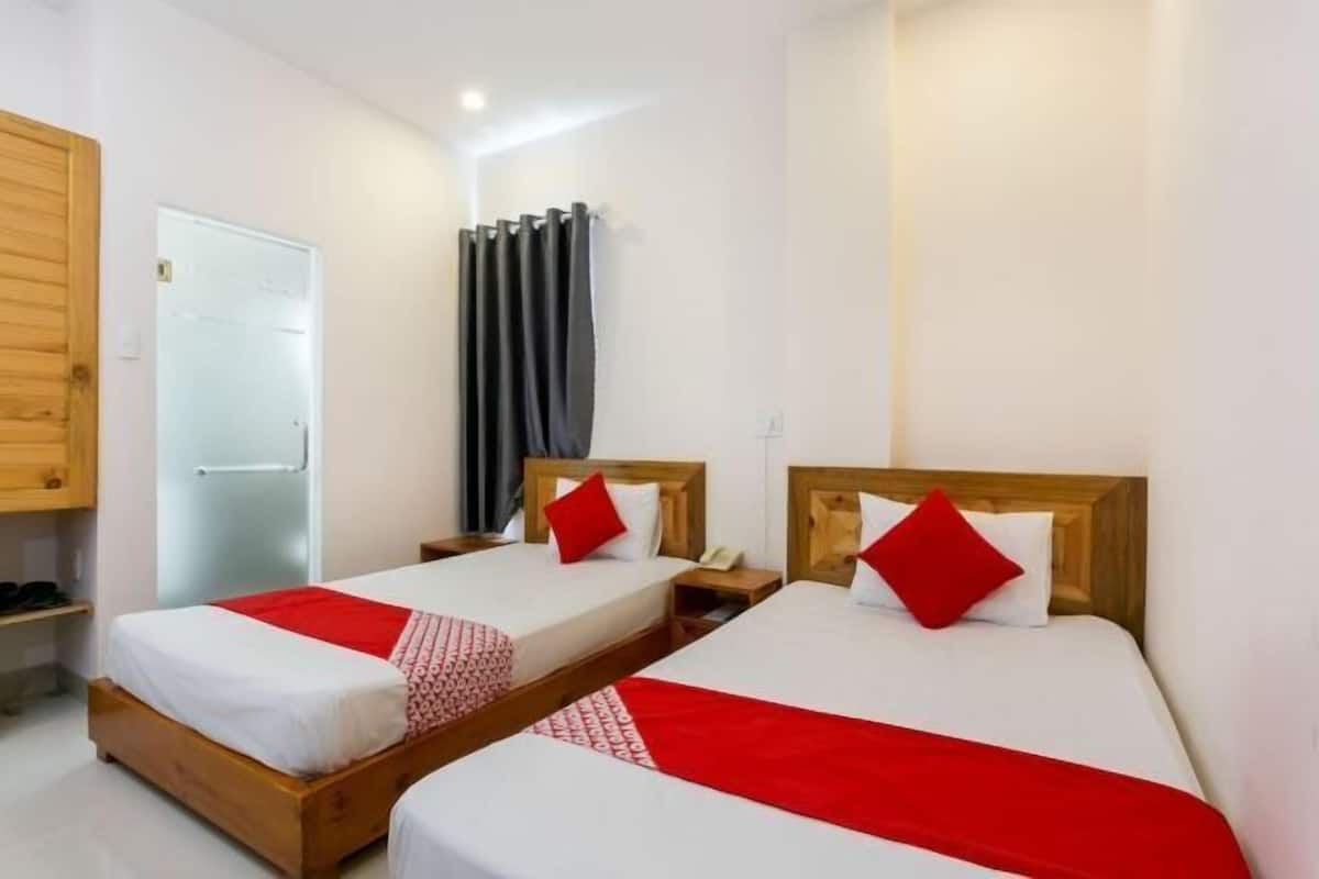 Hochwertige Bettwaren, Betten mit Memory-Foam-Matratzen, Minibar