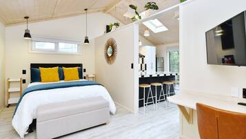 1 bedroom, individually decorated, individually furnished, desk