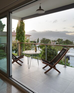 Outdoor dining - Detached villa with views (Alfaz del Pi)