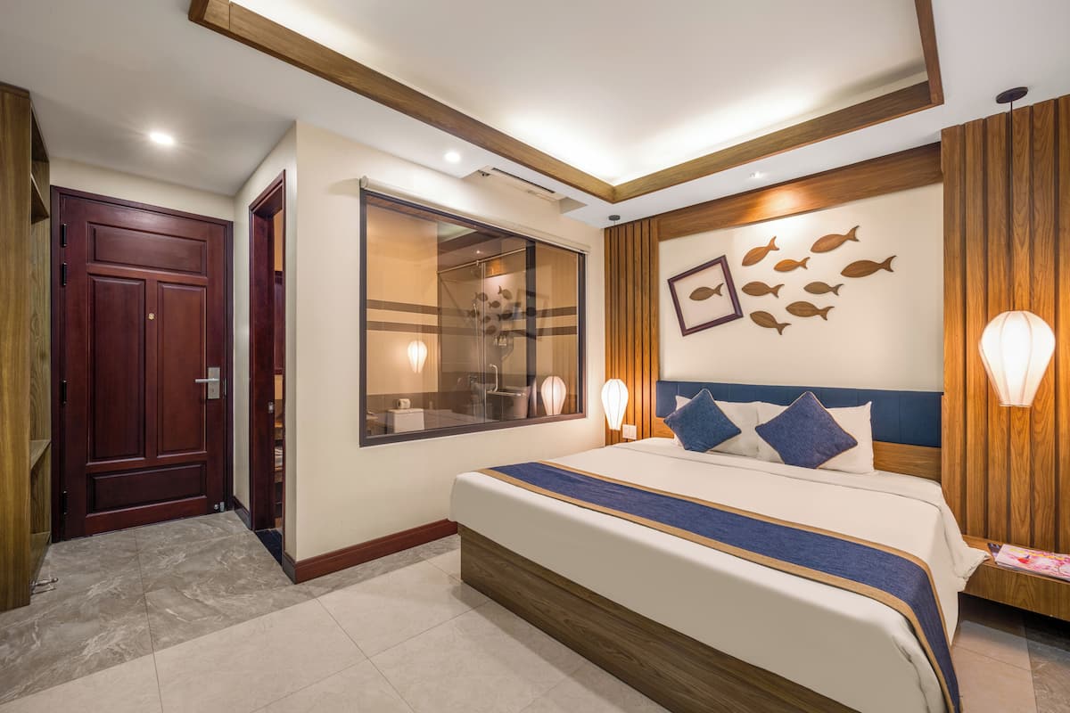 Minibar, caja de seguridad en la habitación y muebles diferentes