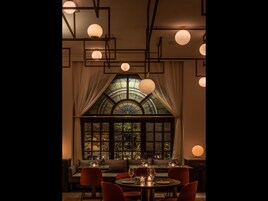 Breakfast and dinner served, Italian cuisine