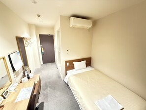 Desk, iron/ironing board, free WiFi - Kesennuma Park Hotel - Adults Only (Kesennuma)