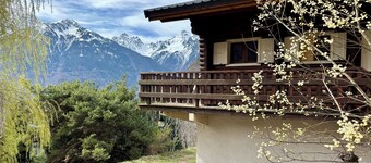 South-facing chalet with panoramic Alpine views - nature & outdoor activities
