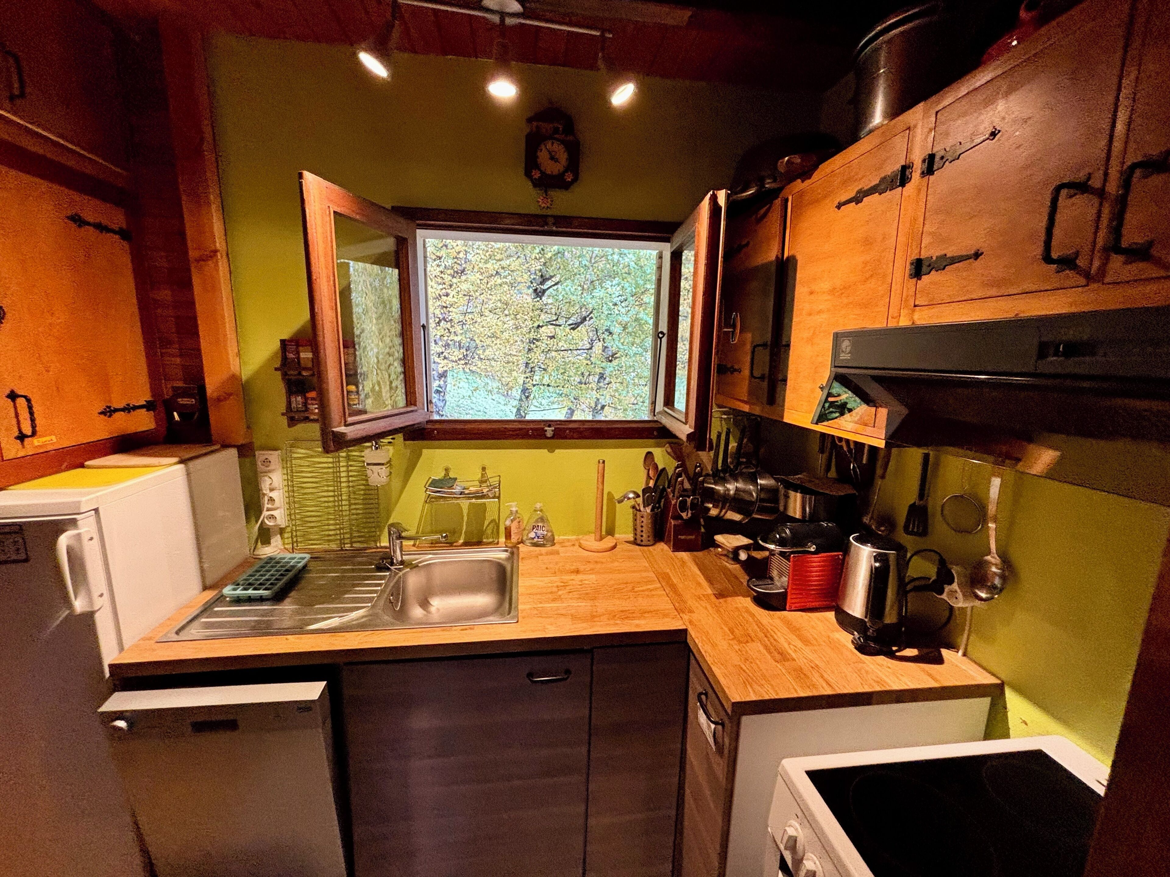 冰箱、微波炉、烤箱、炉灶