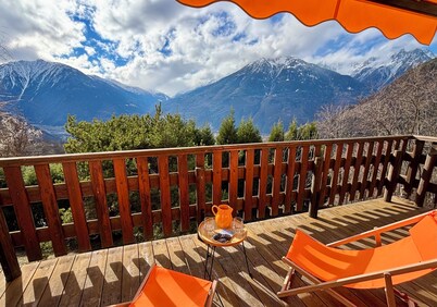 South-facing chalet with panoramic Alpine views - nature & outdoor activities
