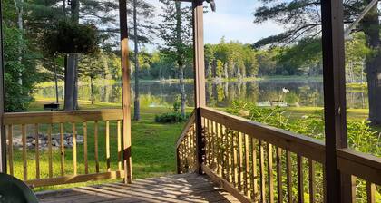 Adirondack mt. retreat Lake Winslow Homer. Kayaks, Cornhole boards included.