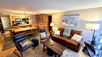 Smart-TV, Kamin, Tischfußball