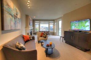 تلفزيون ذكي، مدفأة، برامج وأفلام نتفليكس، خدمات بث