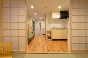 Japanese Western Style Apartment, Non Smoking | Free WiFi - Yasakago (Kyoto)