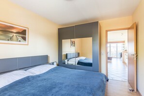 2 bedrooms, travel crib, WiFi, bed sheets